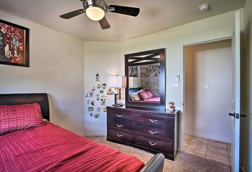 Yuma Family Home W/ Covered Patio + Grill!