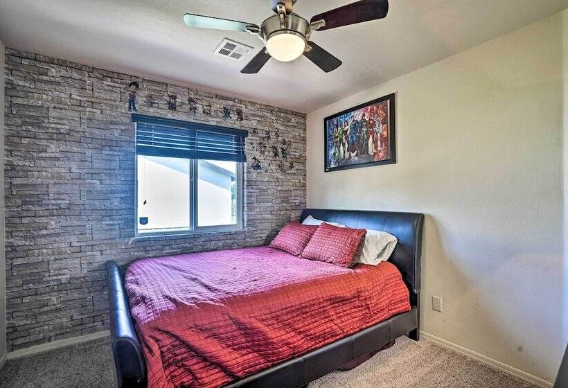 Yuma Family Home W/ Covered Patio + Grill!