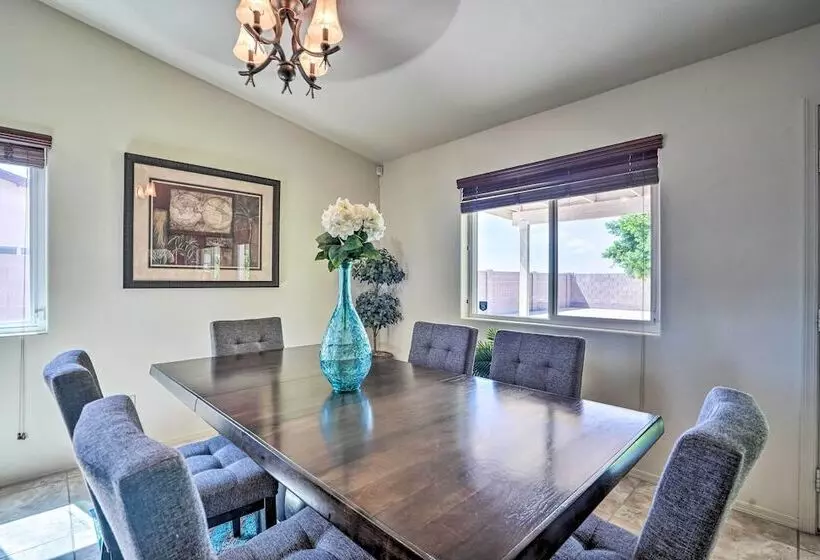 Yuma Family Home W/ Covered Patio + Grill!