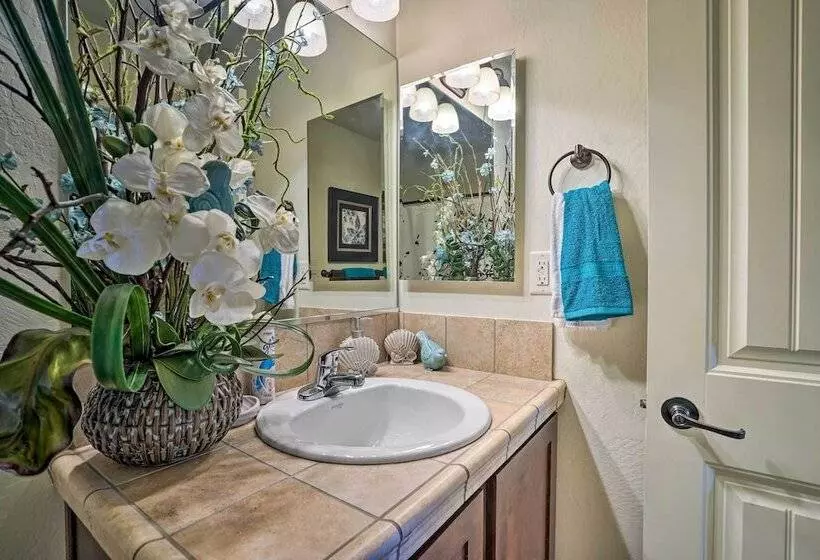 Yuma Family Home W/ Covered Patio + Grill!