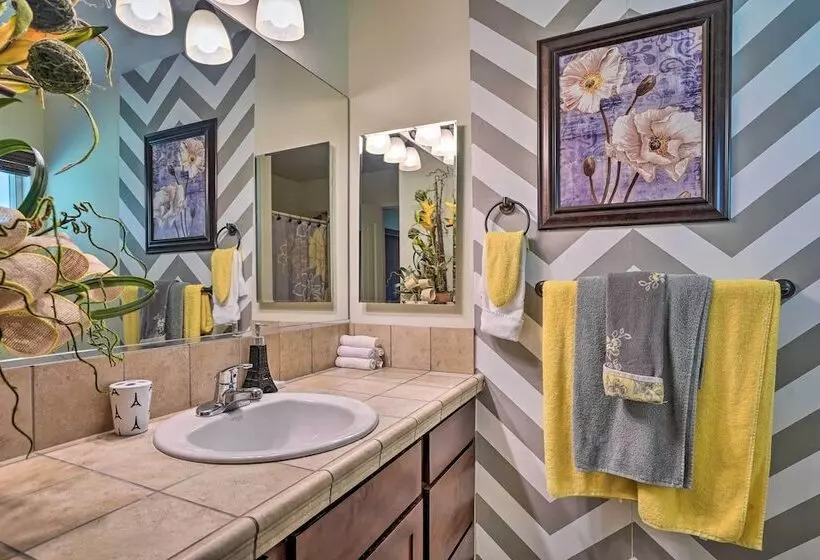 Yuma Family Home W/ Covered Patio + Grill!