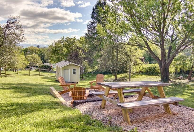 Mountain Home By Blue Ridge Pkwy: Views & Fire Pit