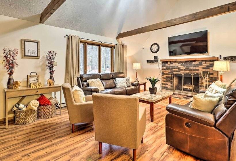 Near Big Boulder Mtn: Cabin W/ Furnished Deck