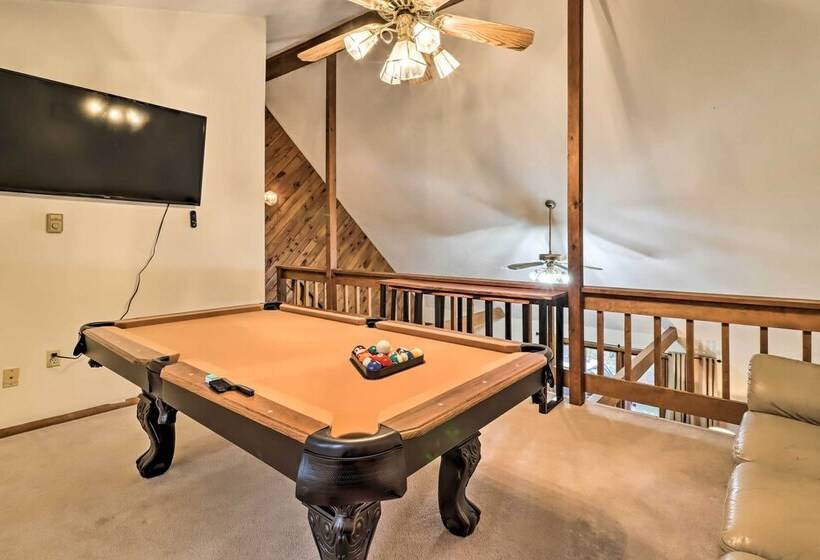 Near Big Boulder Mtn: Cabin W/ Furnished Deck