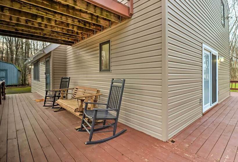 Near Big Boulder Mtn: Cabin W/ Furnished Deck