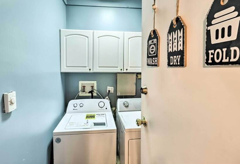 Near Big Boulder Mtn: Cabin W/ Furnished Deck