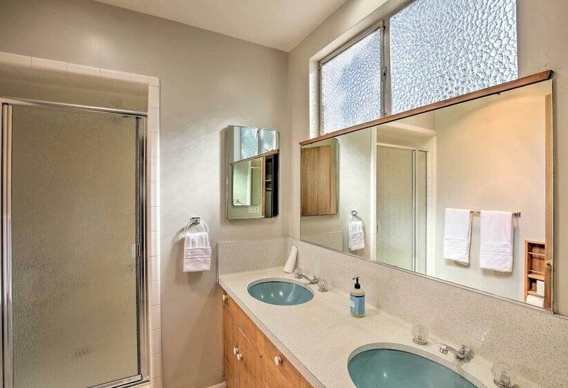 Beautiful Whittier Home W/ Pool & Gas Grill!