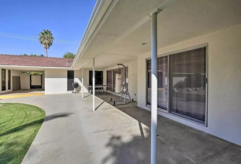 Beautiful Whittier Home W/ Pool & Gas Grill!