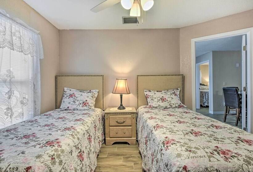 Spacious Bradenton Duplex, 10 Mi To Coquina Beach!