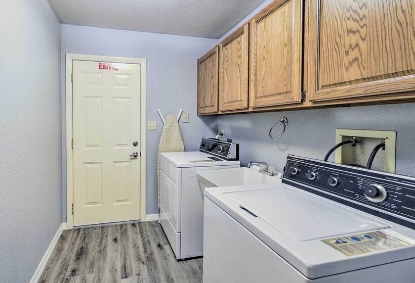 Bullhead City Home W/ Game Room!