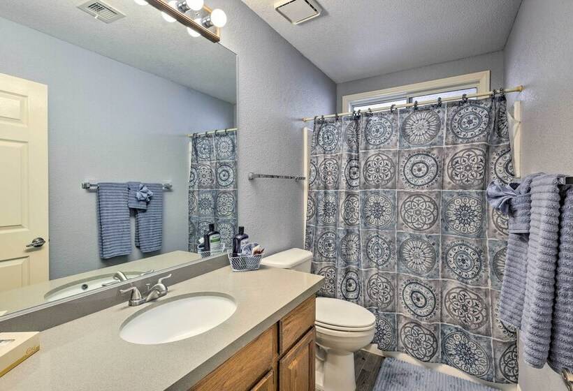 Bullhead City Home W/ Game Room!