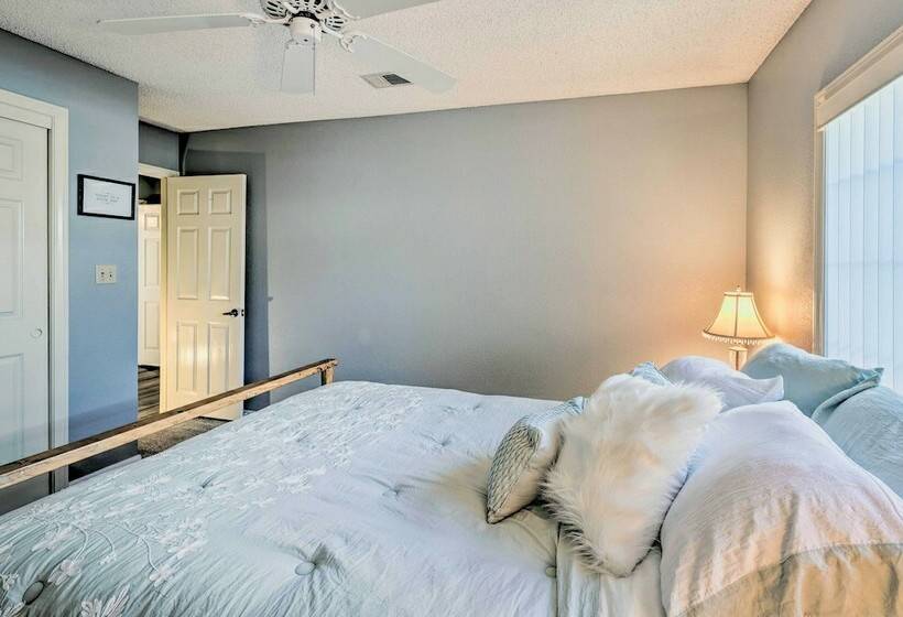 Bullhead City Home W/ Game Room!