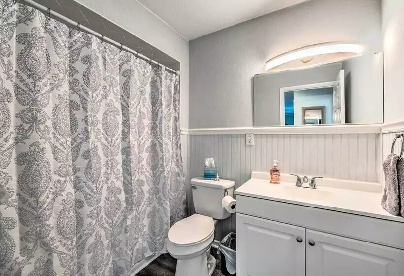 Contemporary Beverly Hills Gem W/ Sun Room!