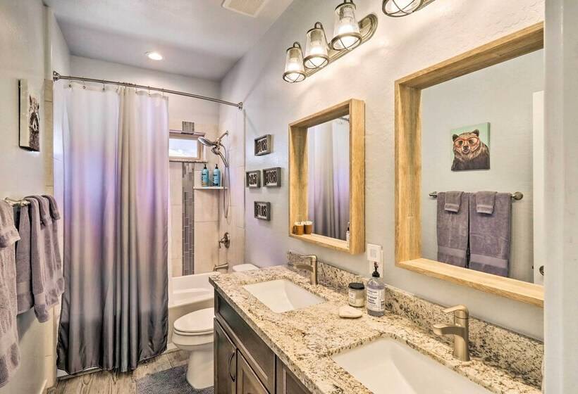 Cozy Lakeside Cabin W/ Hammock, Deck & Grill!