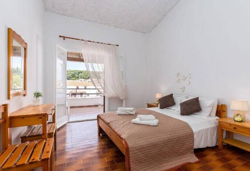 Dany Apartments By Estia