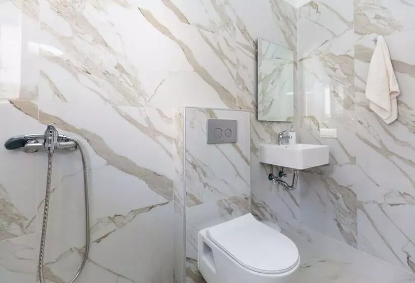 Dany Apartments By Estia