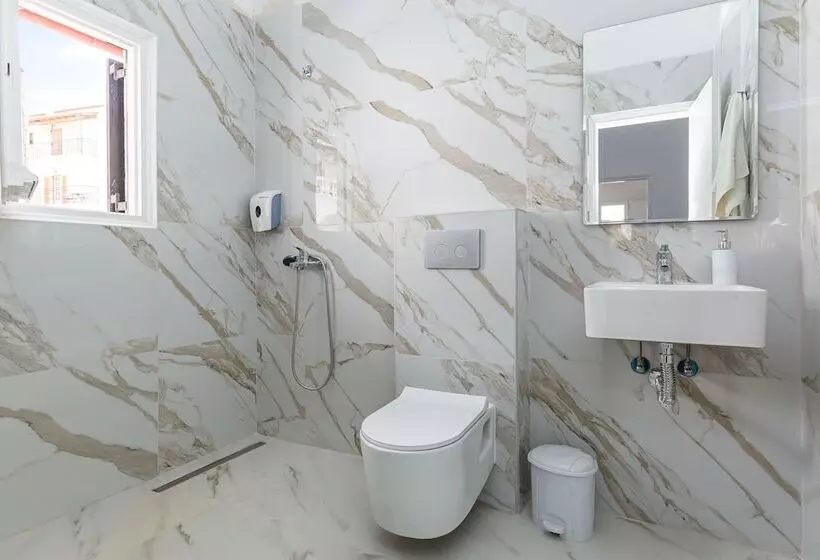 Dany Apartments By Estia