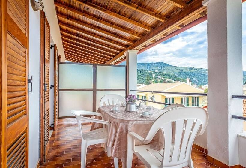 Dany Apartments By Estia