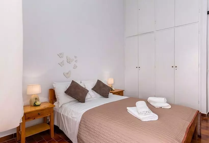 Dany Apartments By Estia