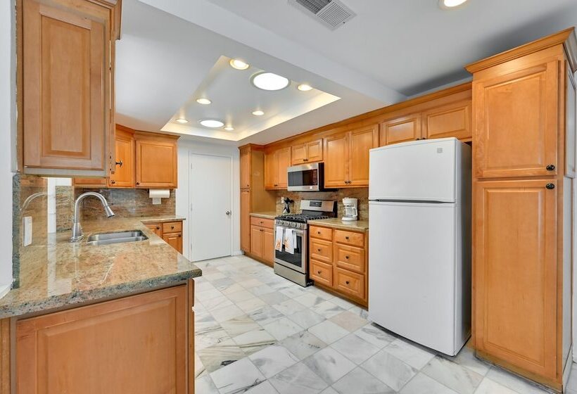 El Cajon Oasis W/ Backyard 17 Mi To Dtwn San Diego