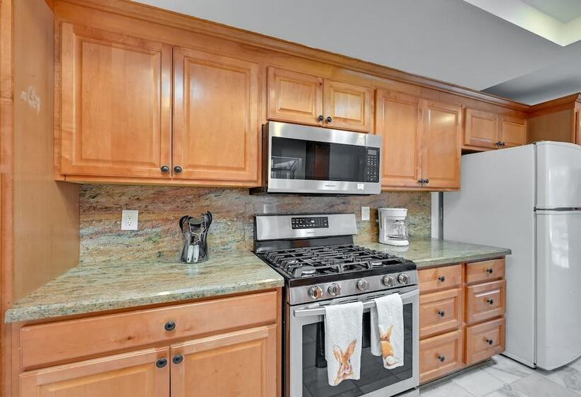 El Cajon Oasis W/ Backyard 17 Mi To Dtwn San Diego