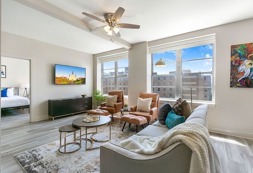 Exquisite 4 Br Condo In New Orleans
