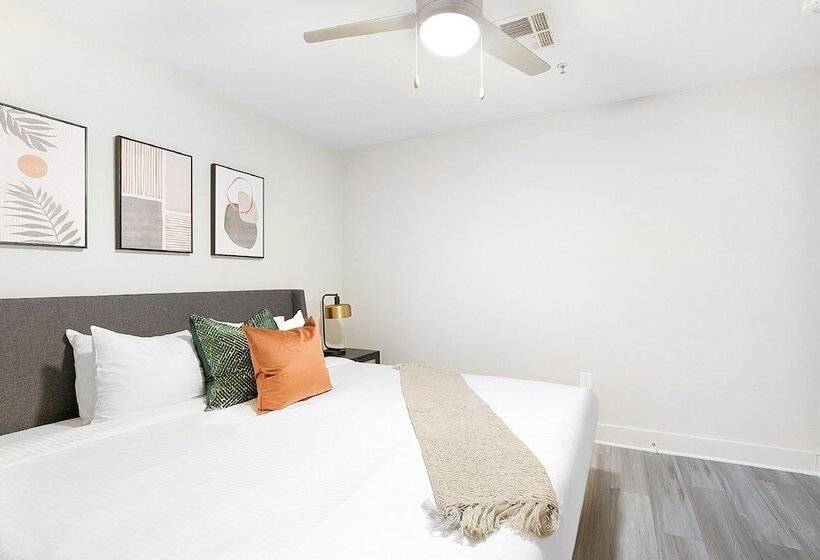 Exquisite 4 Br Condo In New Orleans