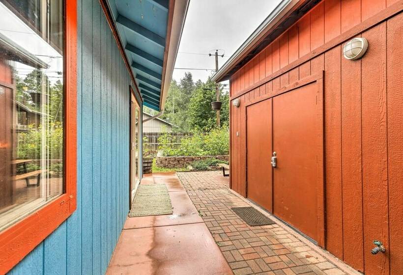 Forested Flagstaff Getaway: Garden, Gas Grill