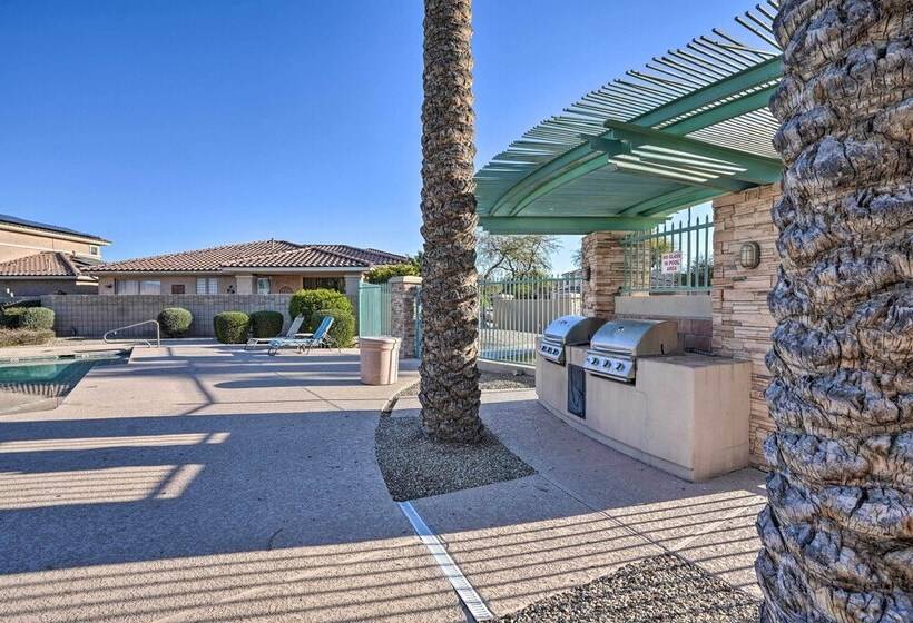 Goodyear Desert Oasis: Walk To Community Pool