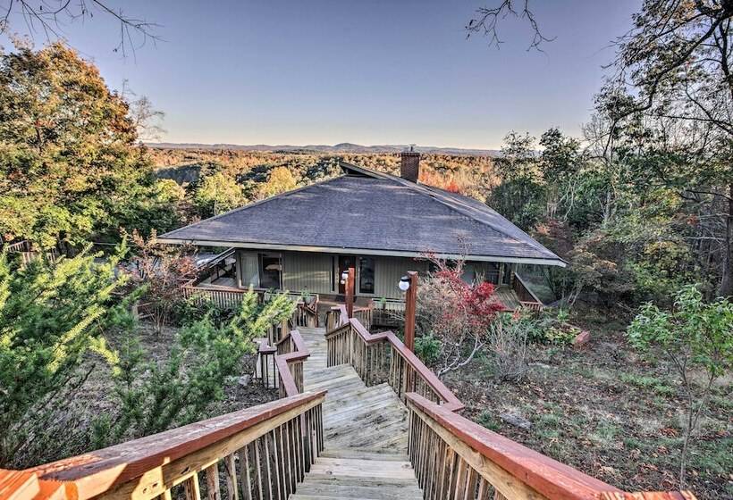 Home With Wraparound Deck + Blue Ridge Mtn Views!
