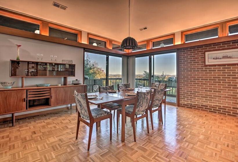 Home With Wraparound Deck + Blue Ridge Mtn Views!