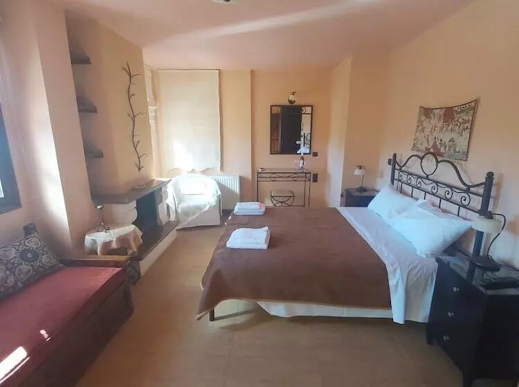 ホテル Arxontiko Vogiarou