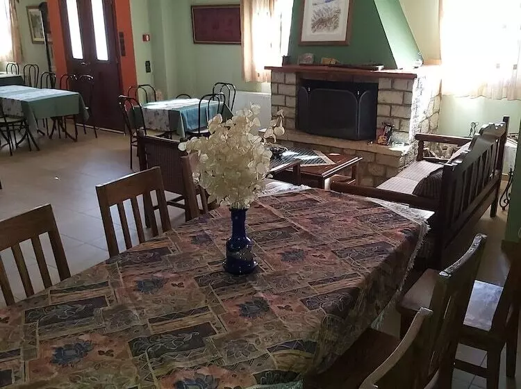 ホテル Arxontiko Vogiarou