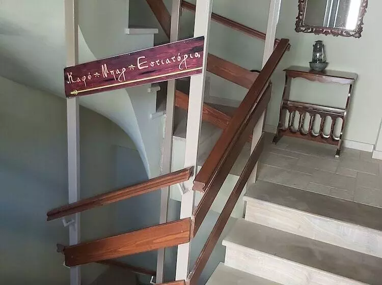 ホテル Arxontiko Vogiarou