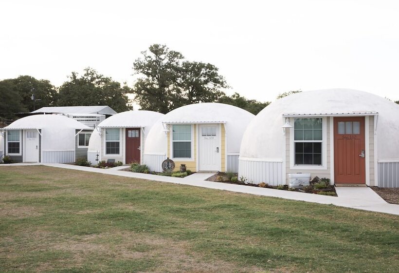 Отель Country Dome Suites