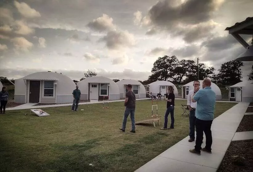 Hotelli Country Dome Suites