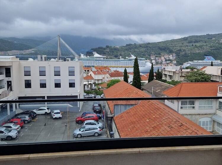 בית מלון כפרי Dubrovnik Skyline Apartments