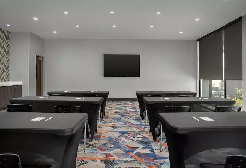 ホテル Home2 Suites By Hilton Cullman