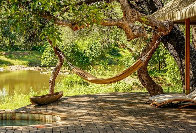 هتل Koro River Camp