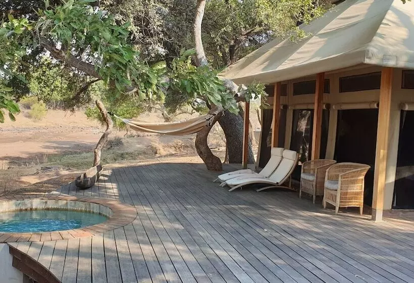 هتل Koro River Camp