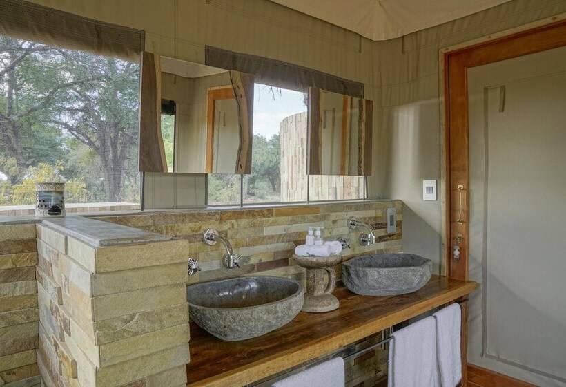 هتل Koro River Camp