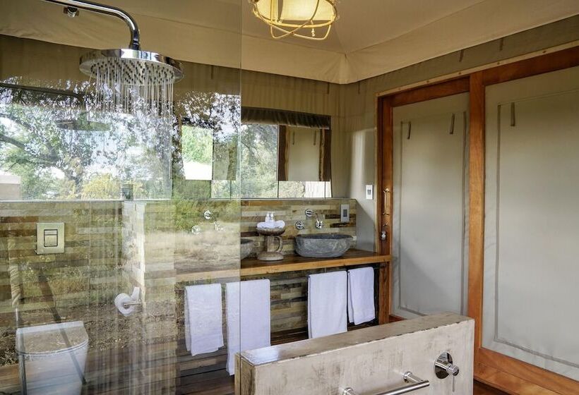 هتل Koro River Camp