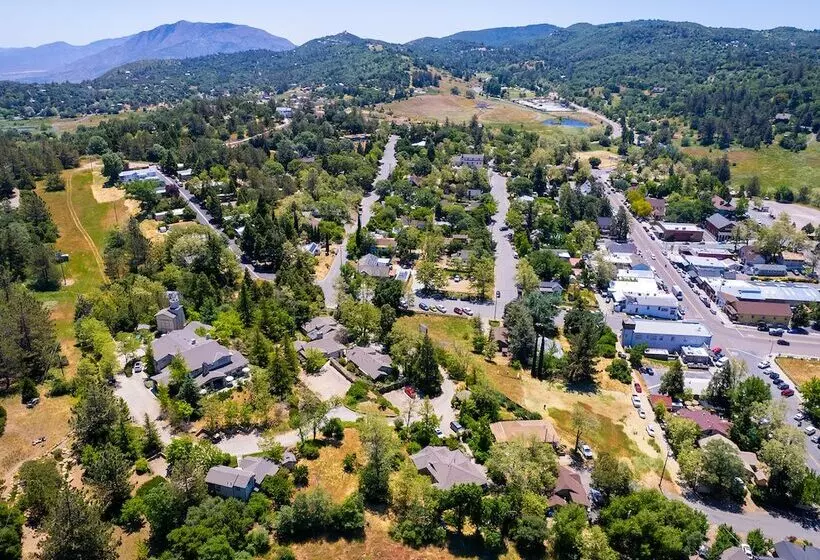 Hotelli Orchard Hill