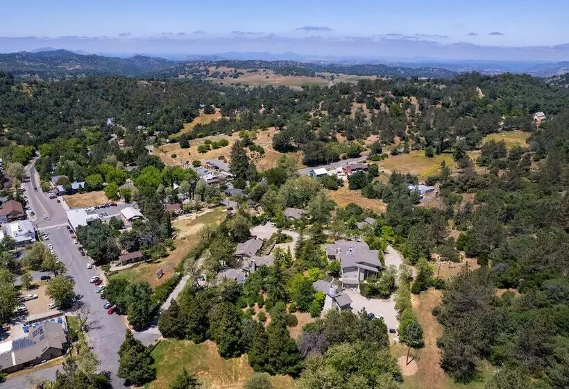 Hotelli Orchard Hill