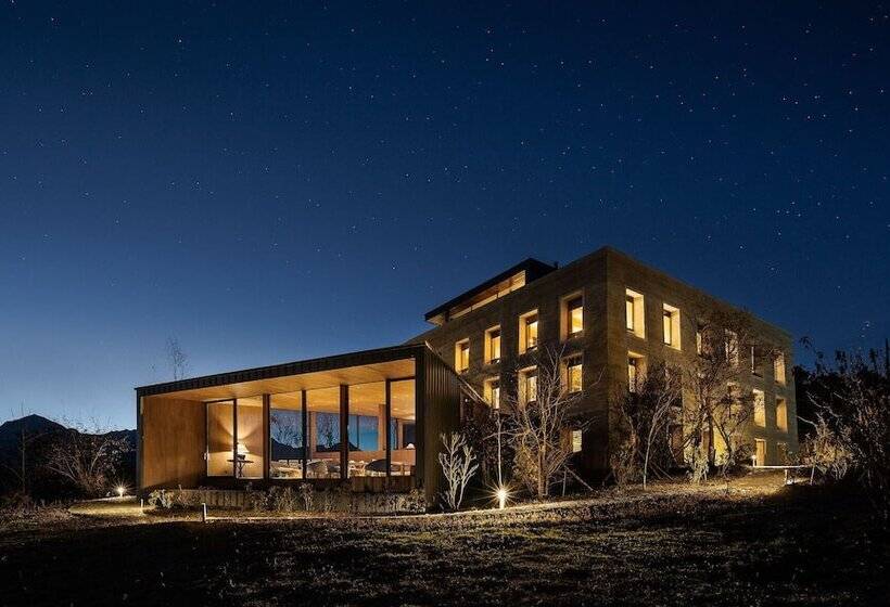 Sunyata Hotel. Deqin Meili