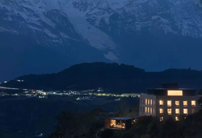 Sunyata Hotel. Deqin Meili