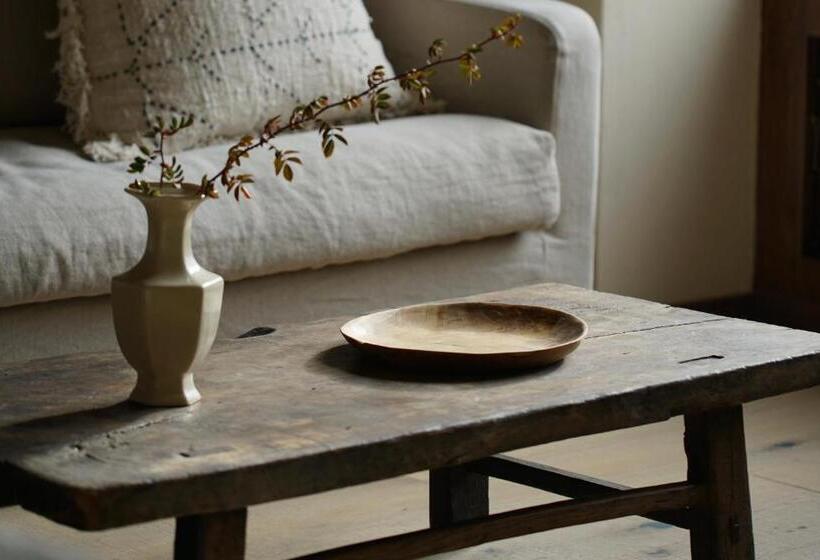 Sunyata Hotel. Deqin Meili