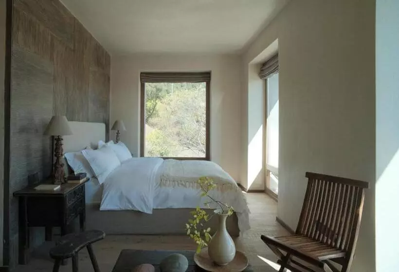 Sunyata Hotel. Deqin Meili