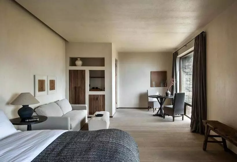 Sunyata Hotel. Deqin Meili