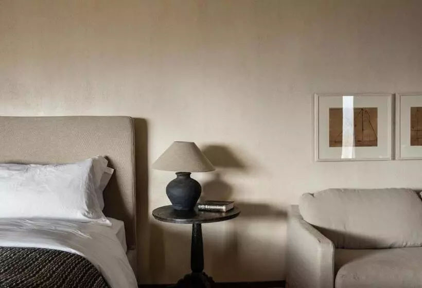 Sunyata Hotel. Deqin Meili